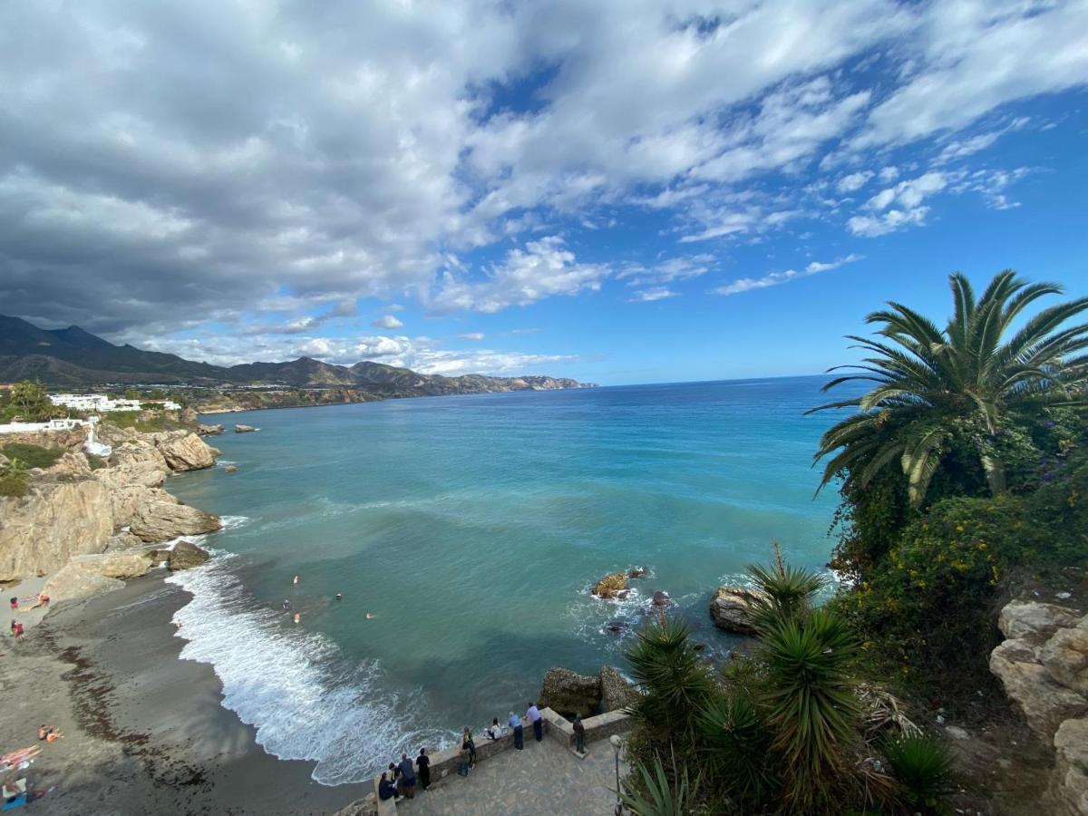New Townhouse In The Heart Of Nerja With Jacuzzi 빌라 외부 사진