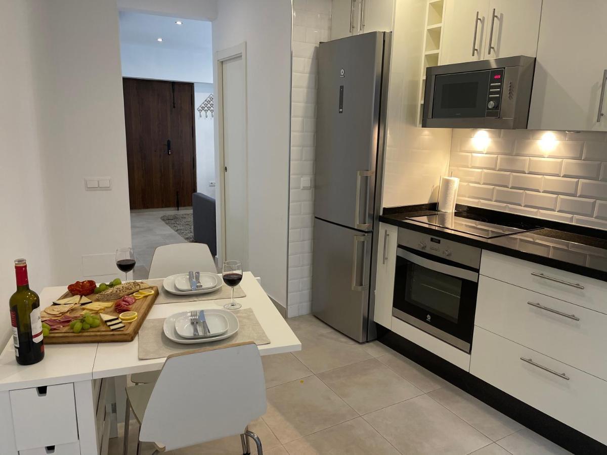 New Townhouse In The Heart Of Nerja With Jacuzzi 빌라 외부 사진