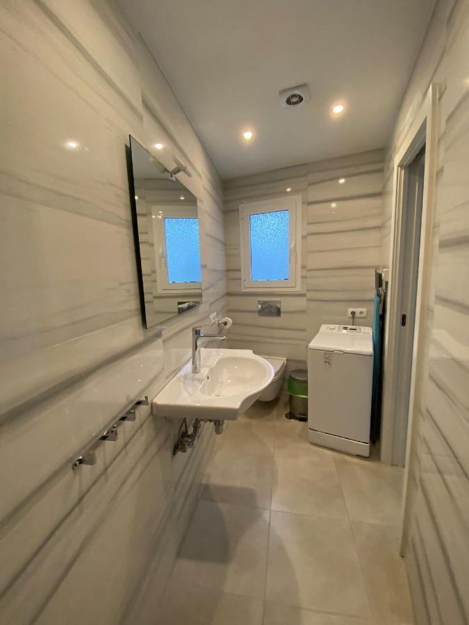 New Townhouse In The Heart Of Nerja With Jacuzzi 빌라 외부 사진