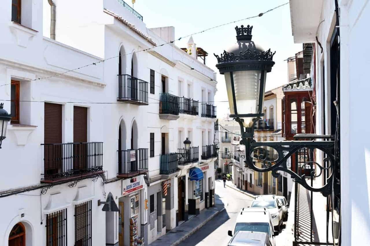 New Townhouse In The Heart Of Nerja With Jacuzzi 빌라 외부 사진