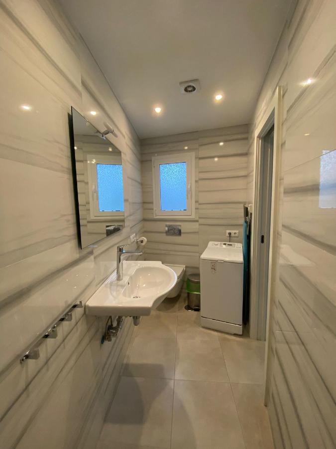New Townhouse In The Heart Of Nerja With Jacuzzi 빌라 외부 사진